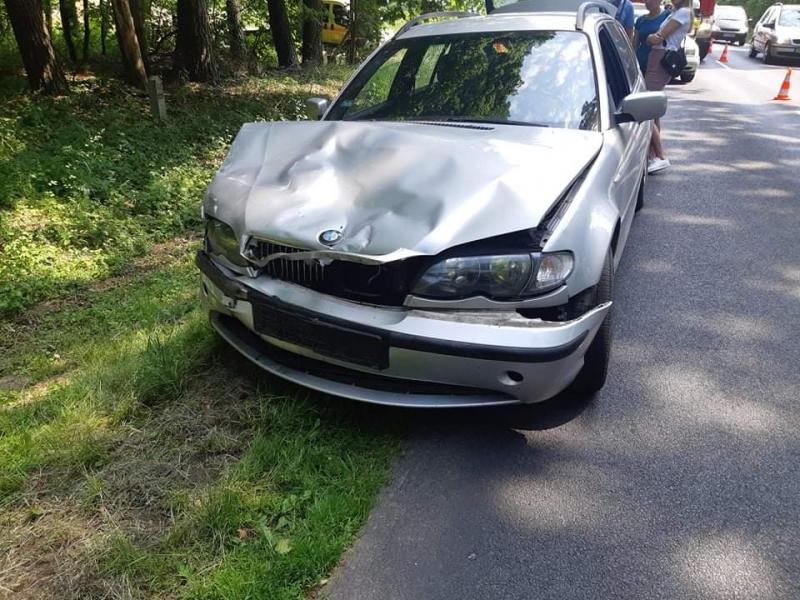 Zderzenie dwóch pojazdów w Karlinie  - dwie osoby poszkodowane!