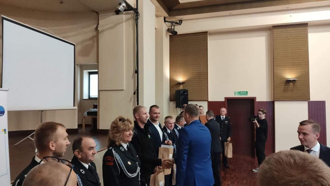 Tablety dla wszystkich jednostek OSP powiatu białogardzkiego - rusza system Czadzik.pl 