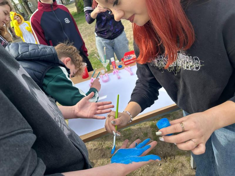 Marsz dla Autyzmu – Białogard w niebieskich barwach świadomości