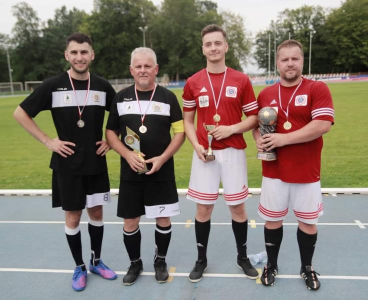 Mecz Weterani vs Policja na Stadionie Miejskim im. Henryka Młynarczyka w Białogardzie
