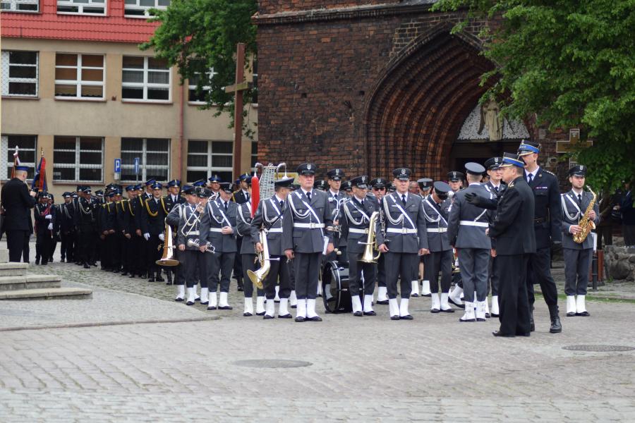Powiatowe Obchody Dnia Strażaka w Białogardzie. Awanse i odznaczenia.