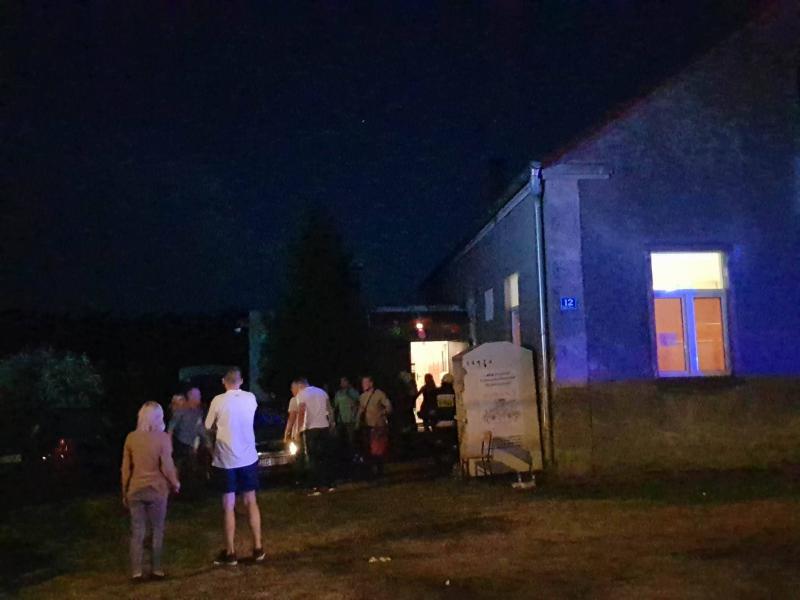 ZAWALIŁA SIĘ CZĘŚĆ STROPU PODCZAS IMPREZY URODZINOWEJ - JEDNA OSOBA RANNA 