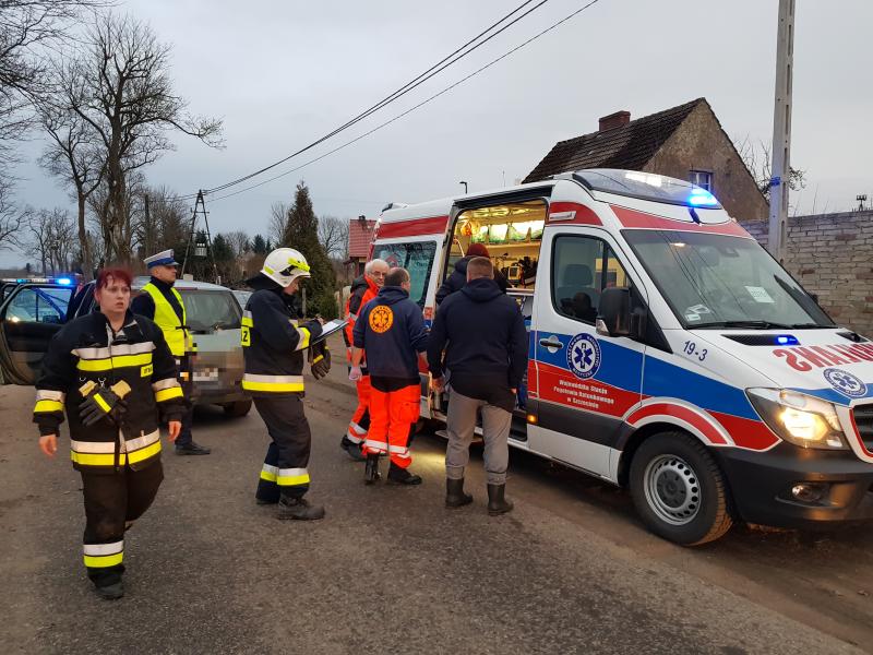 4 latek wbiegł pod koła Renault - trafił do szpitala w Koszalinie! 
