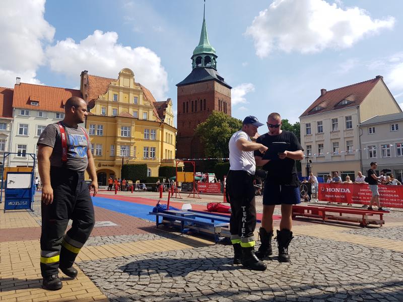 Strażackie zmagania na Placu Wolności w Białogardzie. Wyniki! Mega porcja zdjęć! 