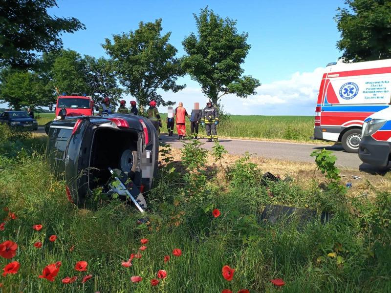 Zderzenie auta osobowego z jednośladem w pobliżu miejscowości Modrzewiec. 