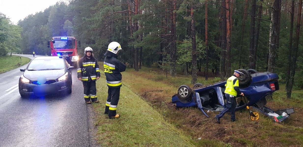 Dachowanie dwóch pojazdów - ranna kobieta w 6 miesiącu ciąży! ZDJĘCIA  