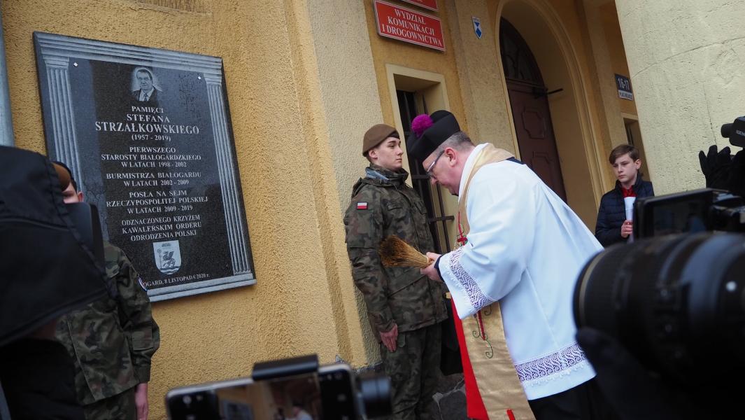 Odsłonięcie tablicy pamiątkowej poświęconej śp. Stefanowi Strzałkowskiemu