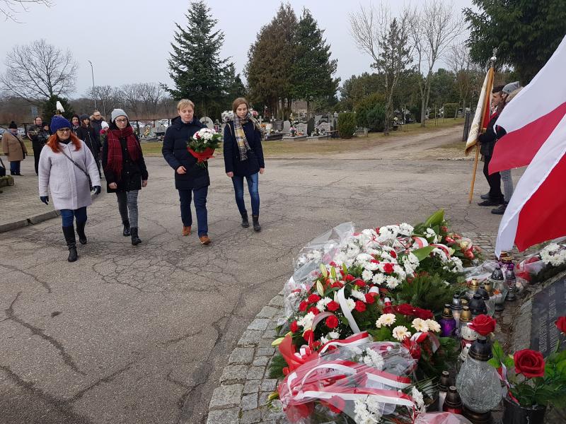 Obchody 79 Rocznicy I Masowej Deportacji Polaków na Sybir i do Kazachstanu. Msza znicze i kwiaty.