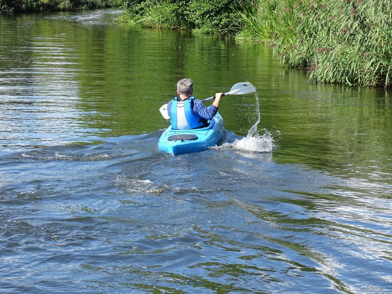 Płynęli, by pomóc Mauro – 12-godzinny maraton kajakowy na Parsęcie