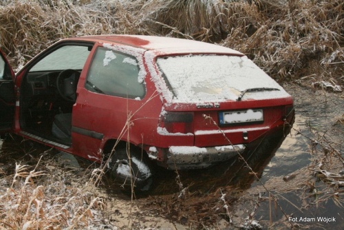 Samochód w rowie