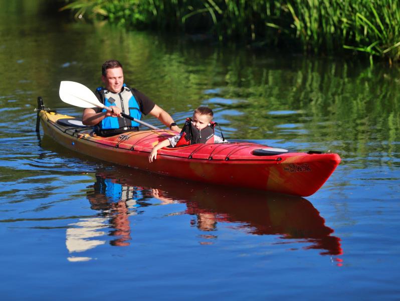 Płynęli, by pomóc Mauro – 12-godzinny maraton kajakowy na Parsęcie