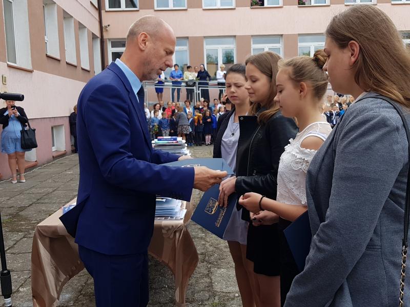 NOWY WÓZEK REHABILITACYJNY DLA BRAJANA  -  Akcja zbierania nakrętek nadal trwa! 