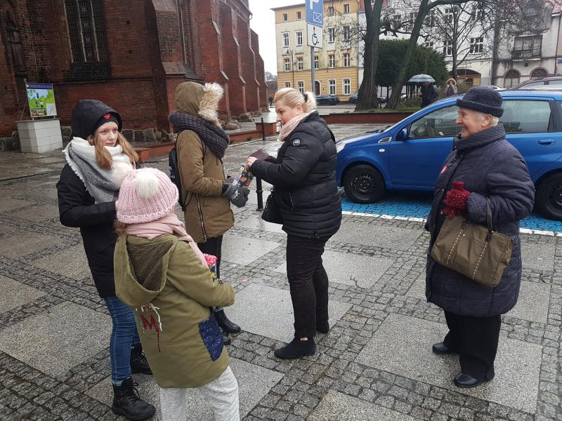 Wielka Orkiestra Świątecznej Pomocy od rana gra w Białogardzie. Wielki finał dziś 17:00 hala przy LO Zapraszamy!  