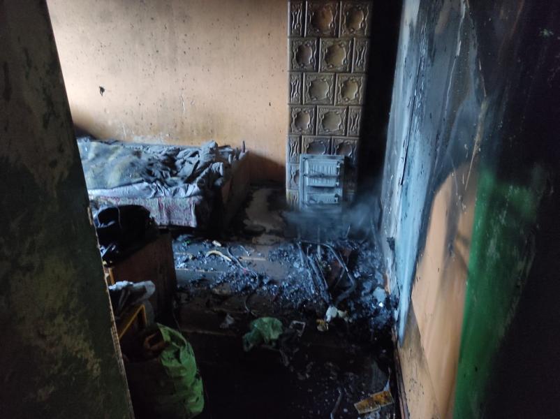 Pożar mieszkania budynku dwukondygnacyjnego