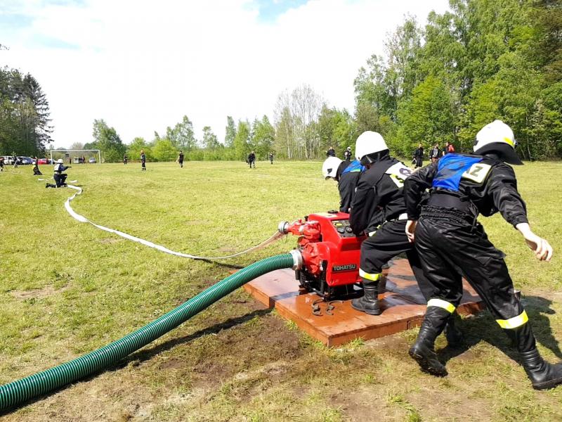 Zawody sportowo  - pożarnicze zakończył strażacki piknik.