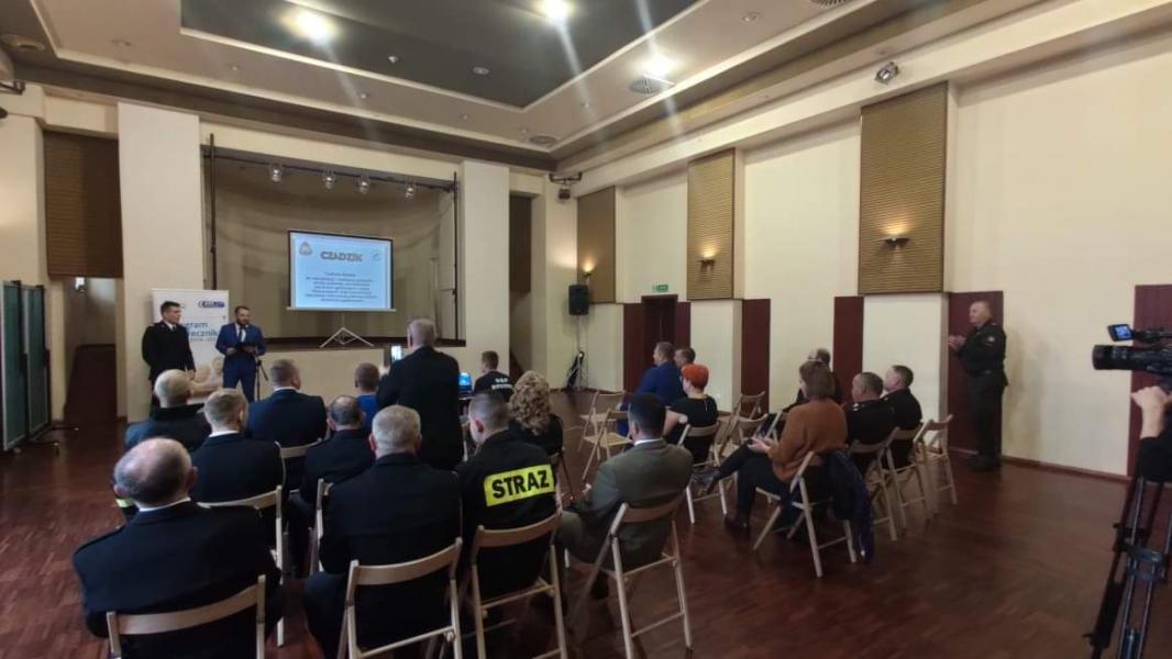 Tablety dla wszystkich jednostek OSP powiatu białogardzkiego - rusza system Czadzik.pl 