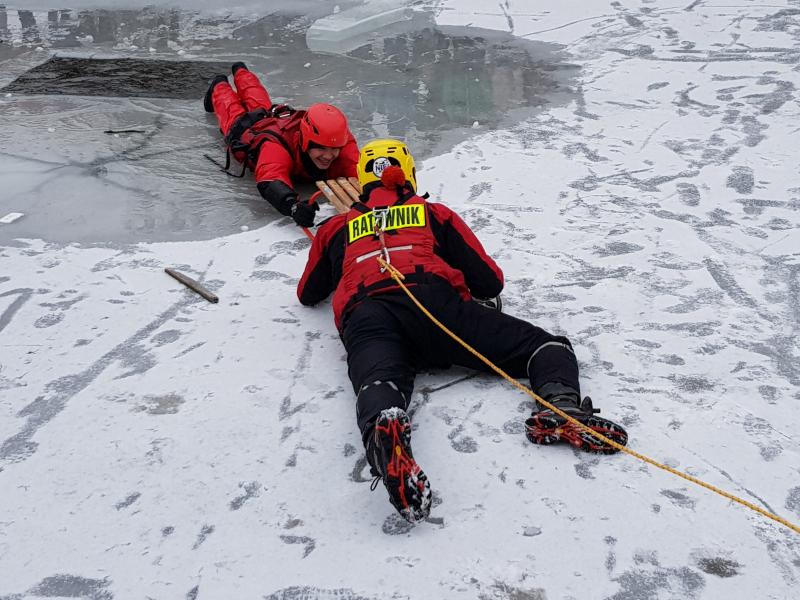 Wspólna akcja Policji, Straży Pożarnej oraz WOPR powiatu białogardzkiego. 