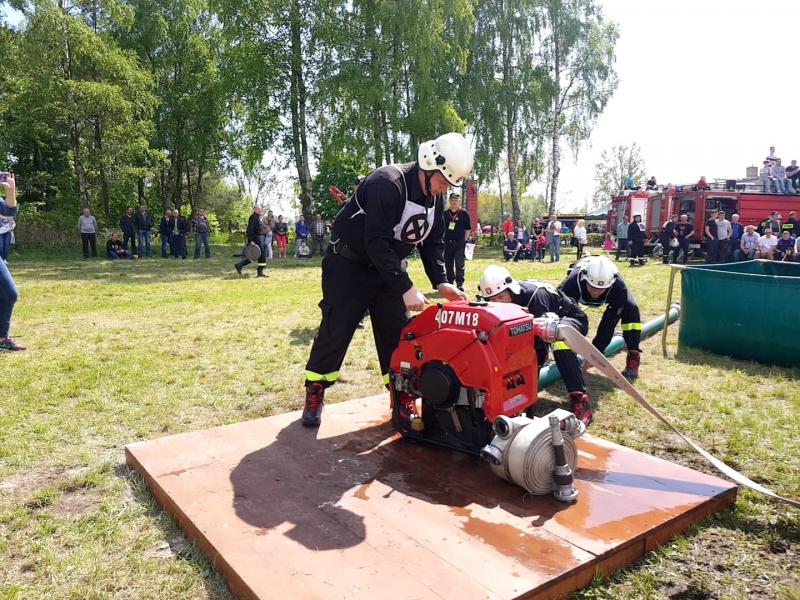 Zawody sportowo  - pożarnicze zakończył strażacki piknik.