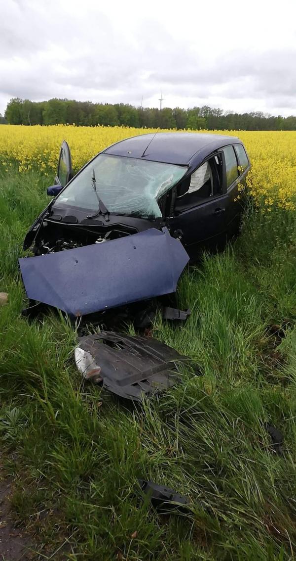 Groźny wypadek pod Karlinem - jedna osoba poszkodowana.