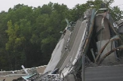 Zawalenie mostu na rzece Misisipi.