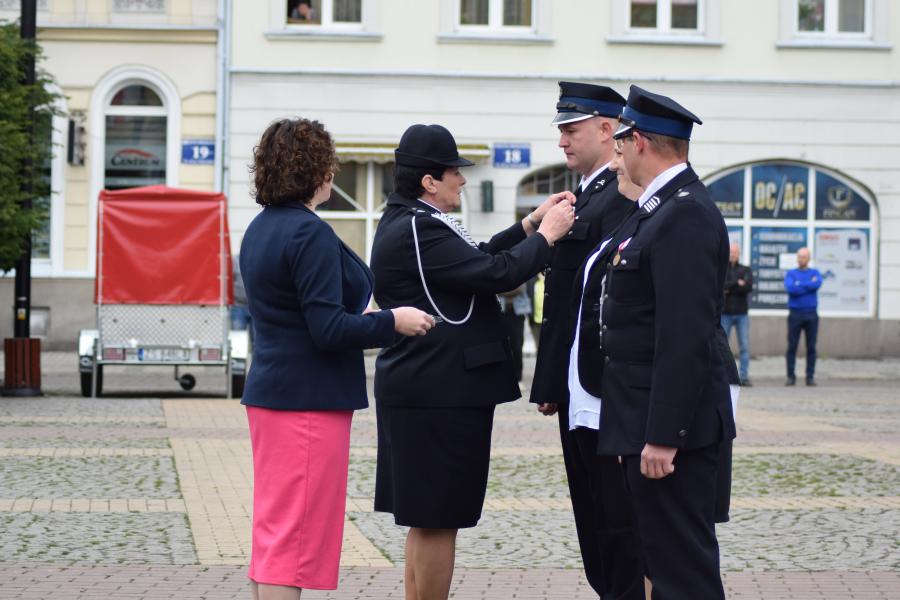 Powiatowe Obchody Dnia Strażaka w Białogardzie. Awanse i odznaczenia.