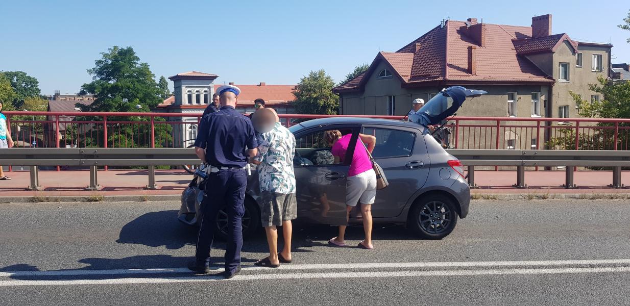 Wypadek drogowy na wiadukcie - jedna osoba ranna! 