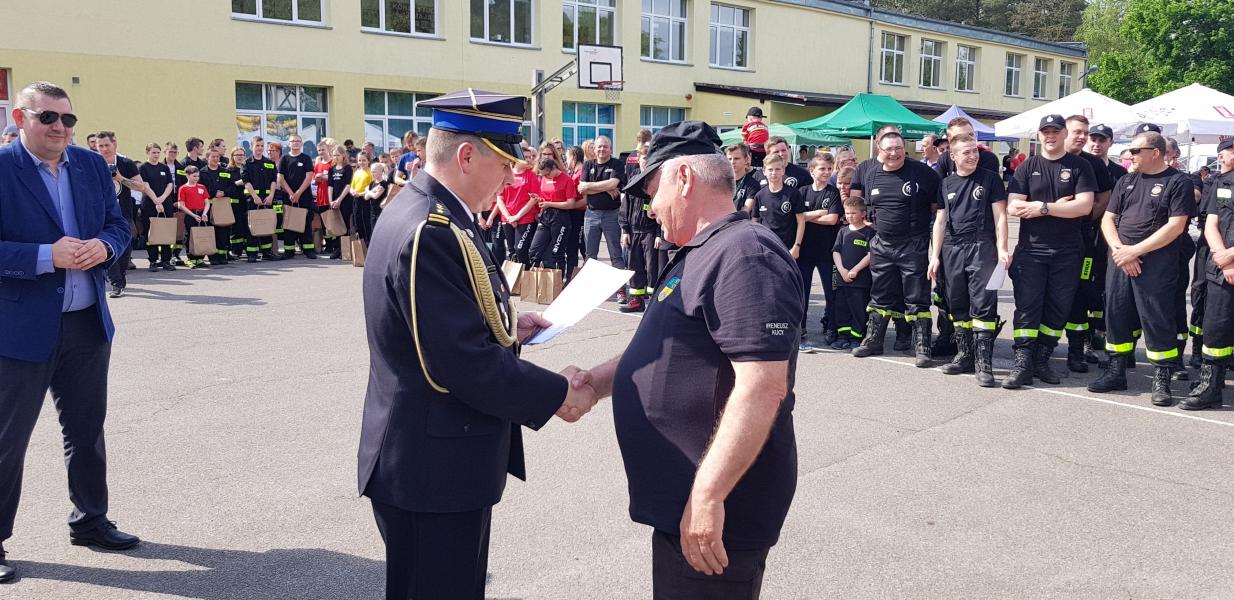 Zawody sportowo  - pożarnicze zakończył strażacki piknik.