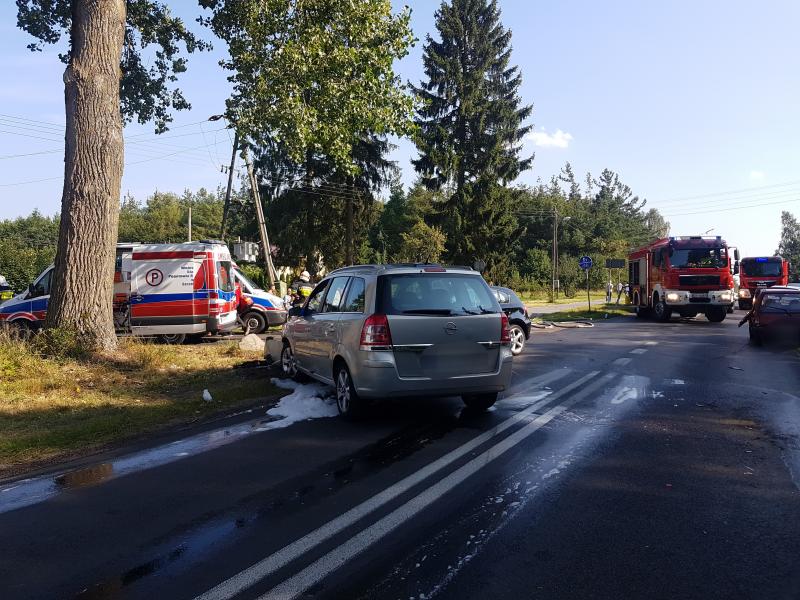 Wypadek drogowy pod Karlinem - 5 osób rannych.