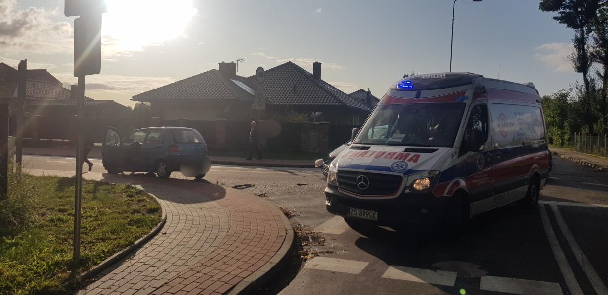 Zderzenie dwóch pojazdów! Kolejny kierowca bez uprawnień! 