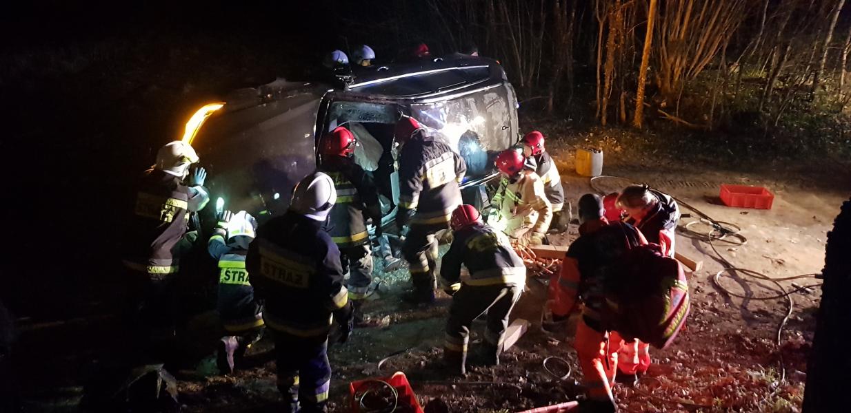 Poważny wypadek pod Białogardem! Ciężko ranny mężczyzna. ZDJĘCIA 