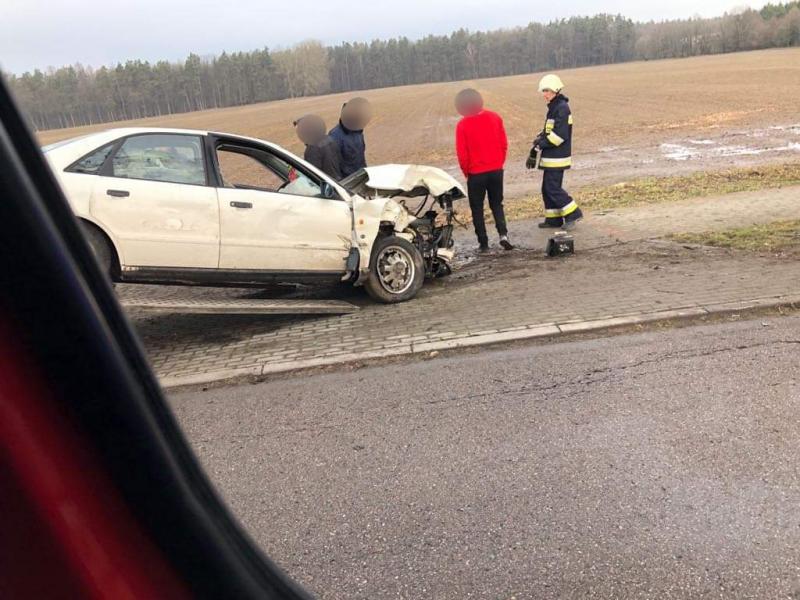 Wypadek drogowy w Tychowie 