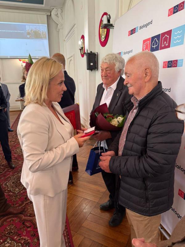 Medale „Za zasługi dla miasta Białogard” wręczone podczas sesji Rady Miejskiej