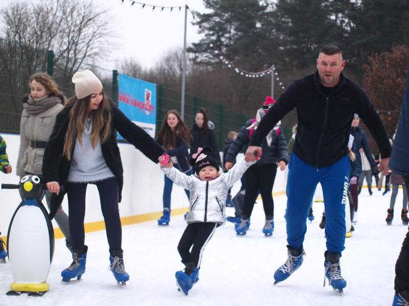 Białogardzkie lodowisko przyciągnęło setki osób. Też byliście? Zobaczcie zdjęcia. 