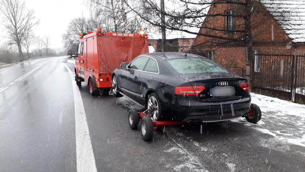 Kierowca sportowego Audi wydmuchał ponad 2 promile - stracił uprawnienia! 