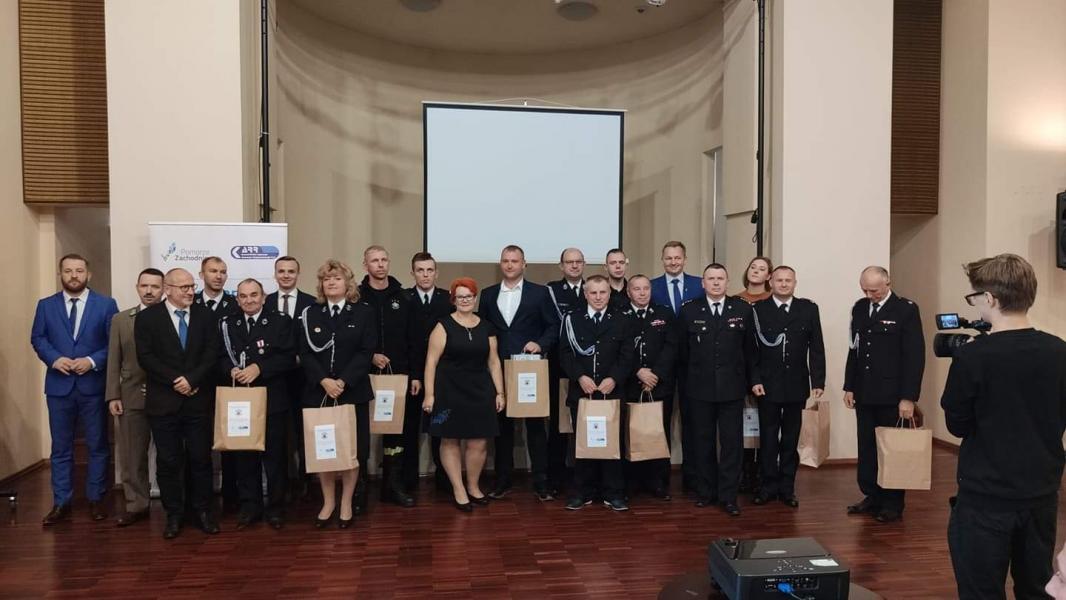 Tablety dla wszystkich jednostek OSP powiatu białogardzkiego - rusza system Czadzik.pl 