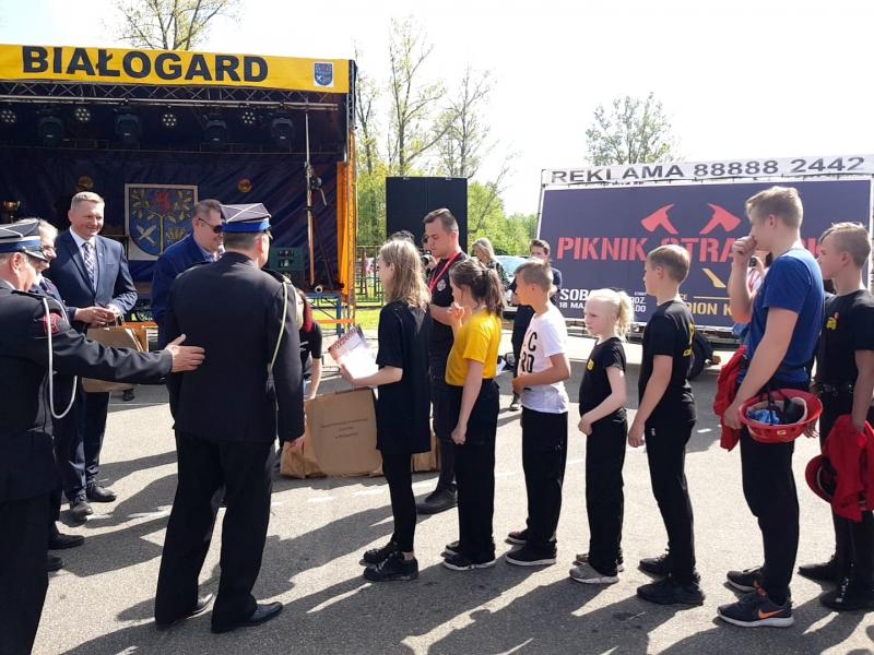 Zawody sportowo  - pożarnicze zakończył strażacki piknik.