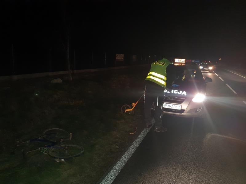 Potrącenie pieszego pod Białogardem - mężczyzna trafił do szpitala! 