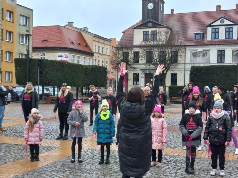 Białogardzianki zatańczyły na Placu Wolności