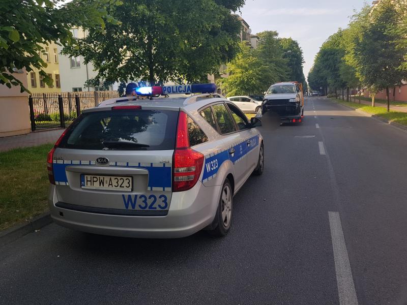 Pijany kierowca uciekał z miejsca zdarzenia  - trafił do policyjnego aresztu! 