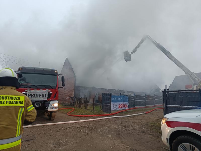 Pożar budynku gospodarczego w Byszynie. 