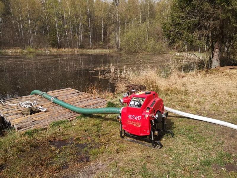 Seria ogromnych pożarów w powiecie białogardzkim  - dziesiątki strażaków walczy z żywiołem!  