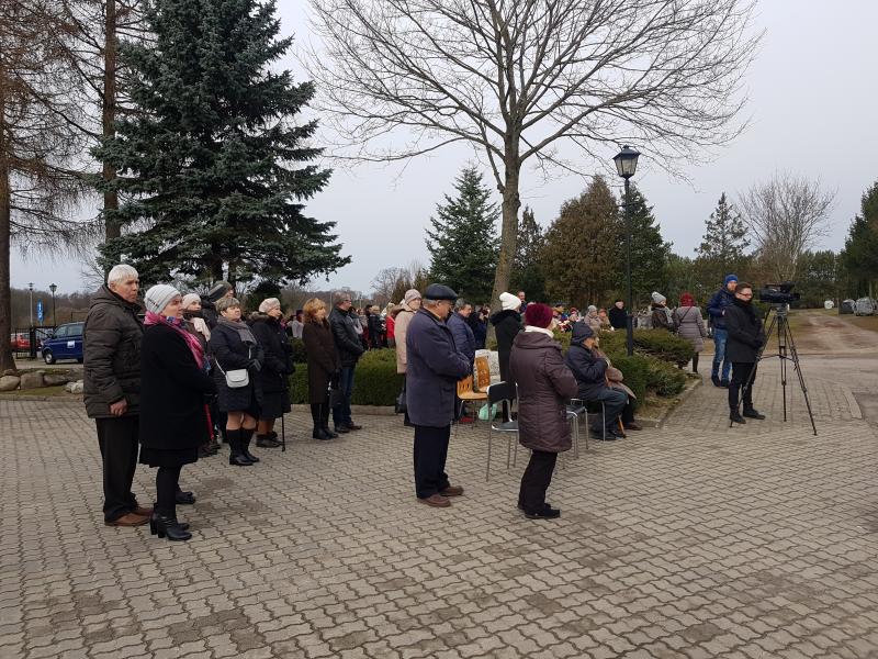 Obchody 79 Rocznicy I Masowej Deportacji Polaków na Sybir i do Kazachstanu. Msza znicze i kwiaty.