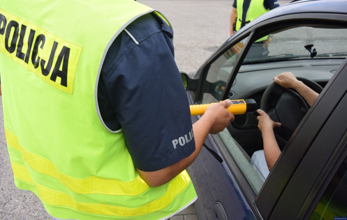 Obywatelskie zatrzymanie w Białogardzie. Pijany kierowca trafił do aresztu! 