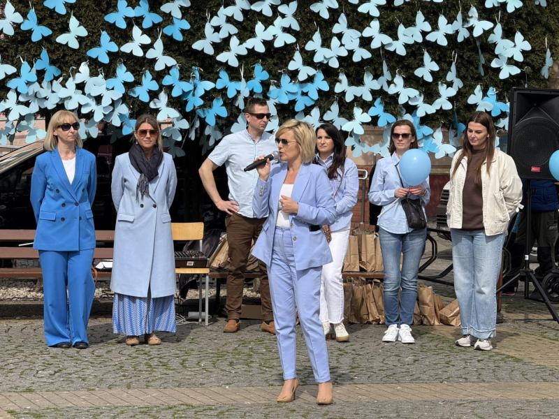 Marsz dla Autyzmu – Białogard w niebieskich barwach świadomości