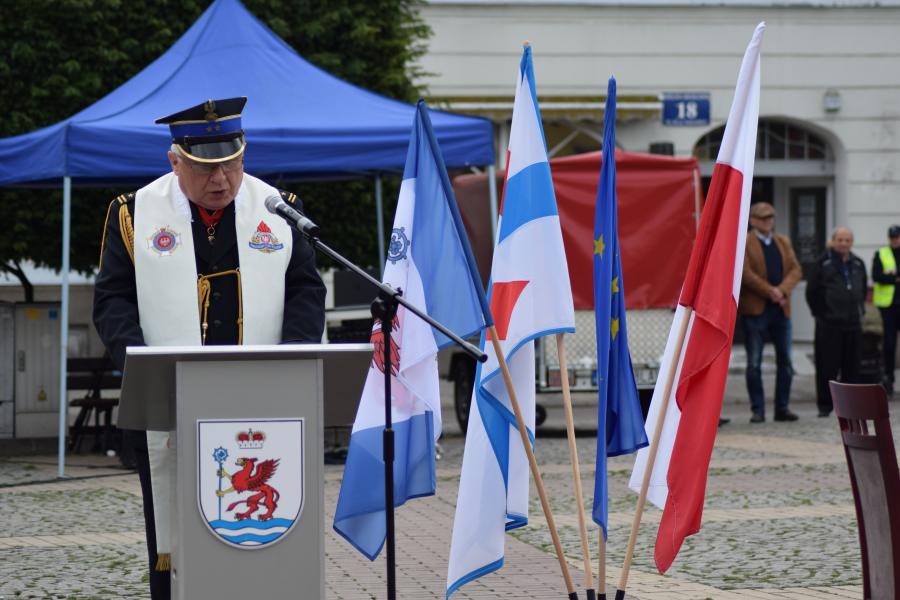 Powiatowe Obchody Dnia Strażaka w Białogardzie. Awanse i odznaczenia.