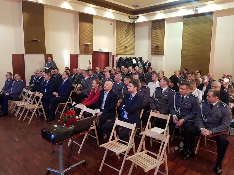 Odprawa Służbowa  i pożegnanie Komendanta Powiatowego Policji w Białogardzie - obszerna fotorelacja.