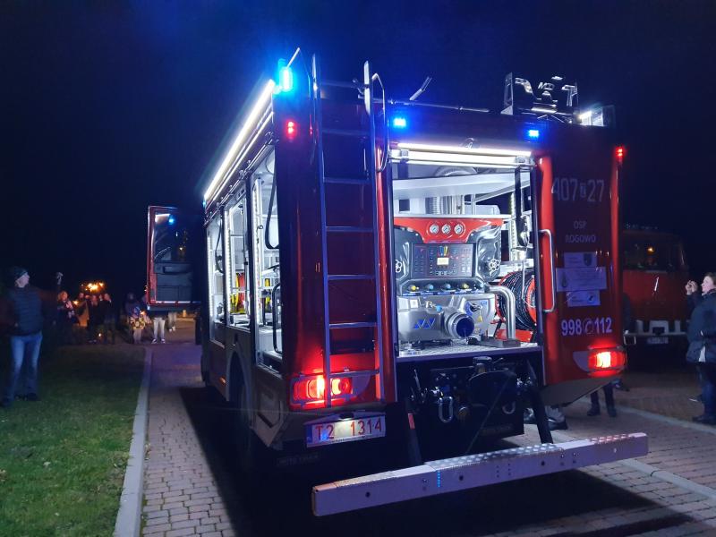 Powitanie nowego wozu ratowniczo gaśniczego w OSP Rogowo 