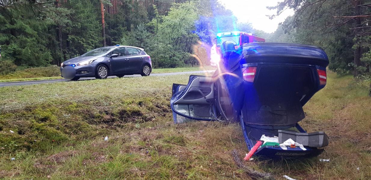 Dachowanie dwóch pojazdów - ranna kobieta w 6 miesiącu ciąży! ZDJĘCIA  