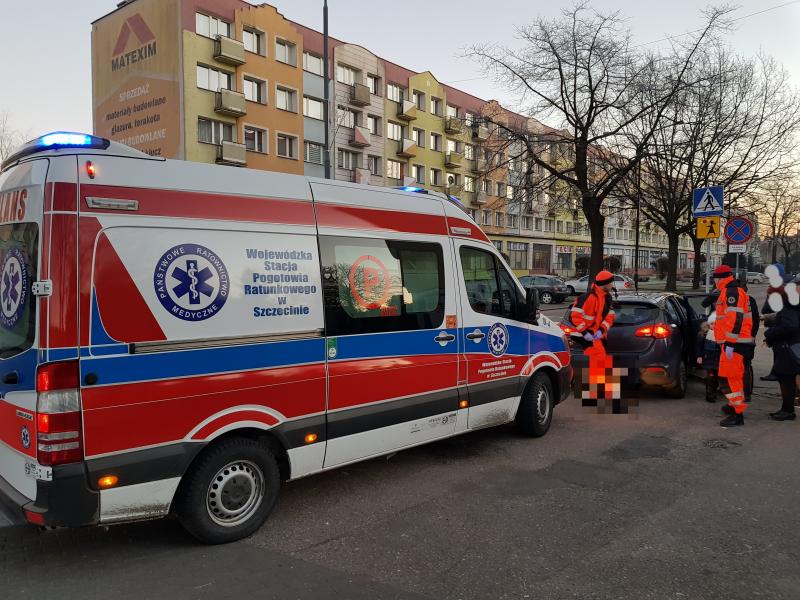 Potrącenie matki z dwójką dzieci na przejściu dla pieszych!