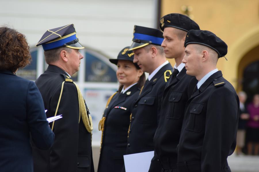 Powiatowe Obchody Dnia Strażaka w Białogardzie. Awanse i odznaczenia.